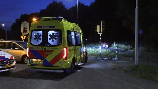 Scooterrijder vlucht weg na aanrijding met fietser