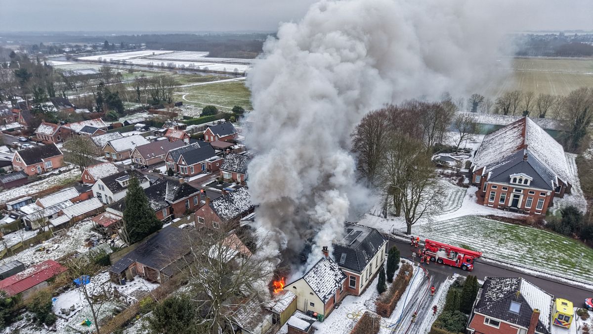 112-nieuws: Brand op autoschip bij Borkum • Woningbrand in Beerta