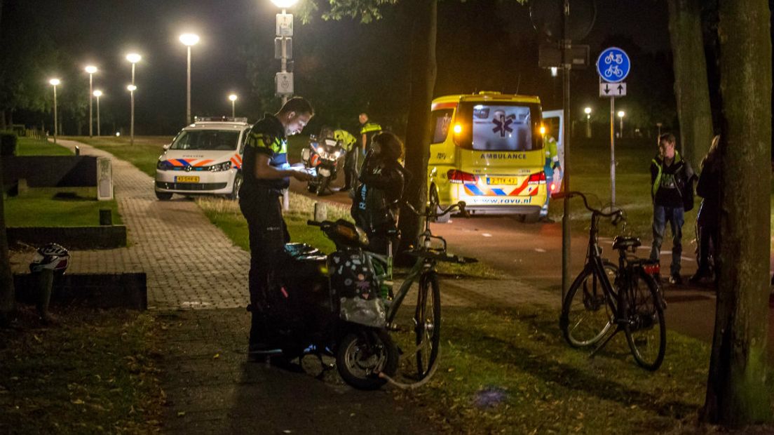 Politie neemt de schade op na ongeluk op Het Masker