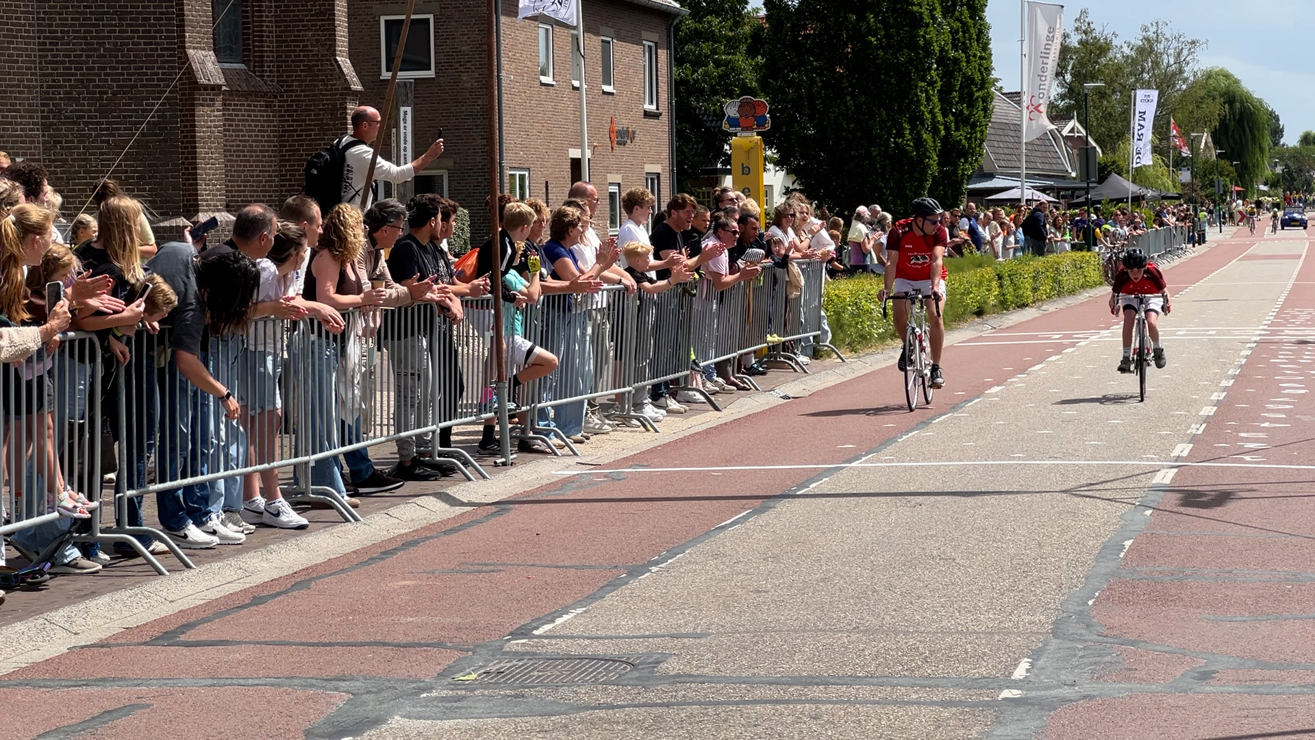 Cato (8) doet voor het eerst mee met Tour de Schalkwijk en breekt persoonlijk record