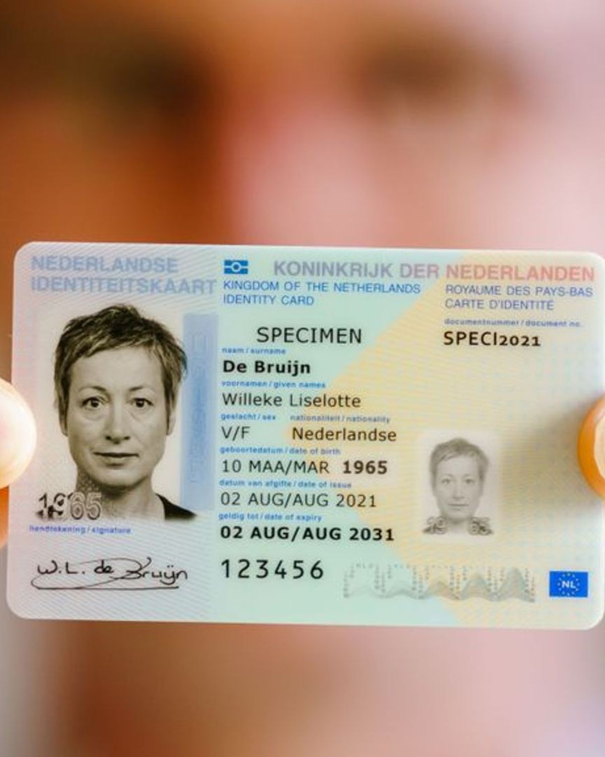 Waarom vraagt je baas naar jouw paspoort? En hoe ga je daarmee om? Omroep Gelderland