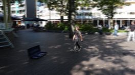 Hoe geef je tegenwoordig een straatmuzikant fooi?