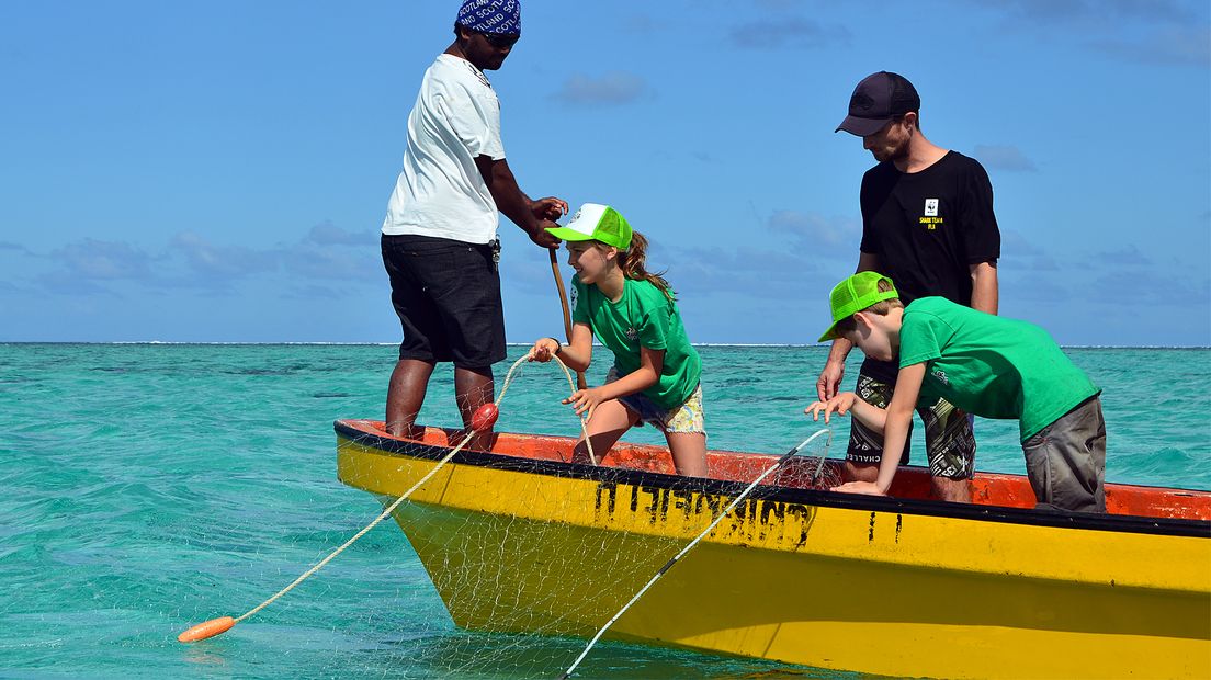 Stella en Simeon zijn op Fiji voor het Wereld Natuur Fonds.