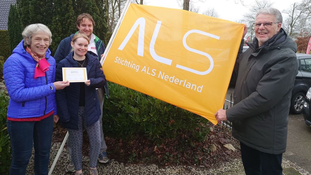 Bakker in Oentsjerk haalt bijna drieduizend euro op voor ALS