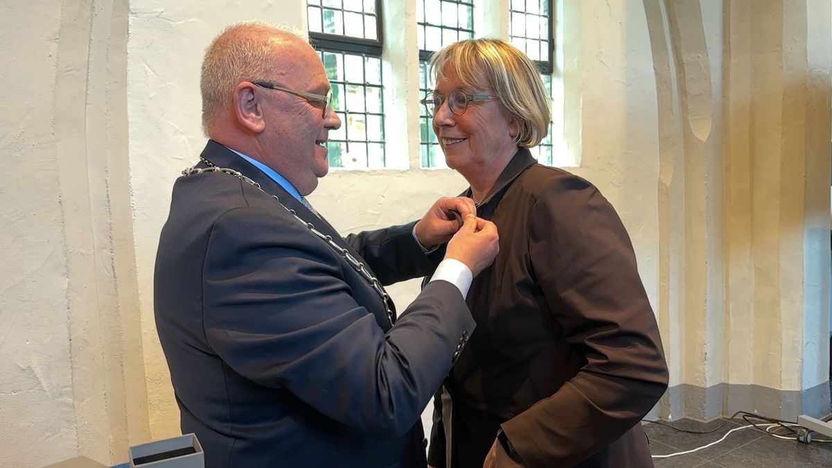 Met een erepenning op zak vertrekt 'de moeder' van de stad