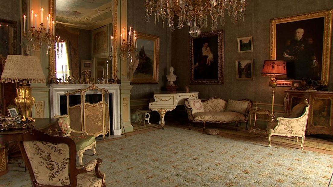 De zitkamer die Wilhelmina inrichtte op 16-jarige leeftijd.