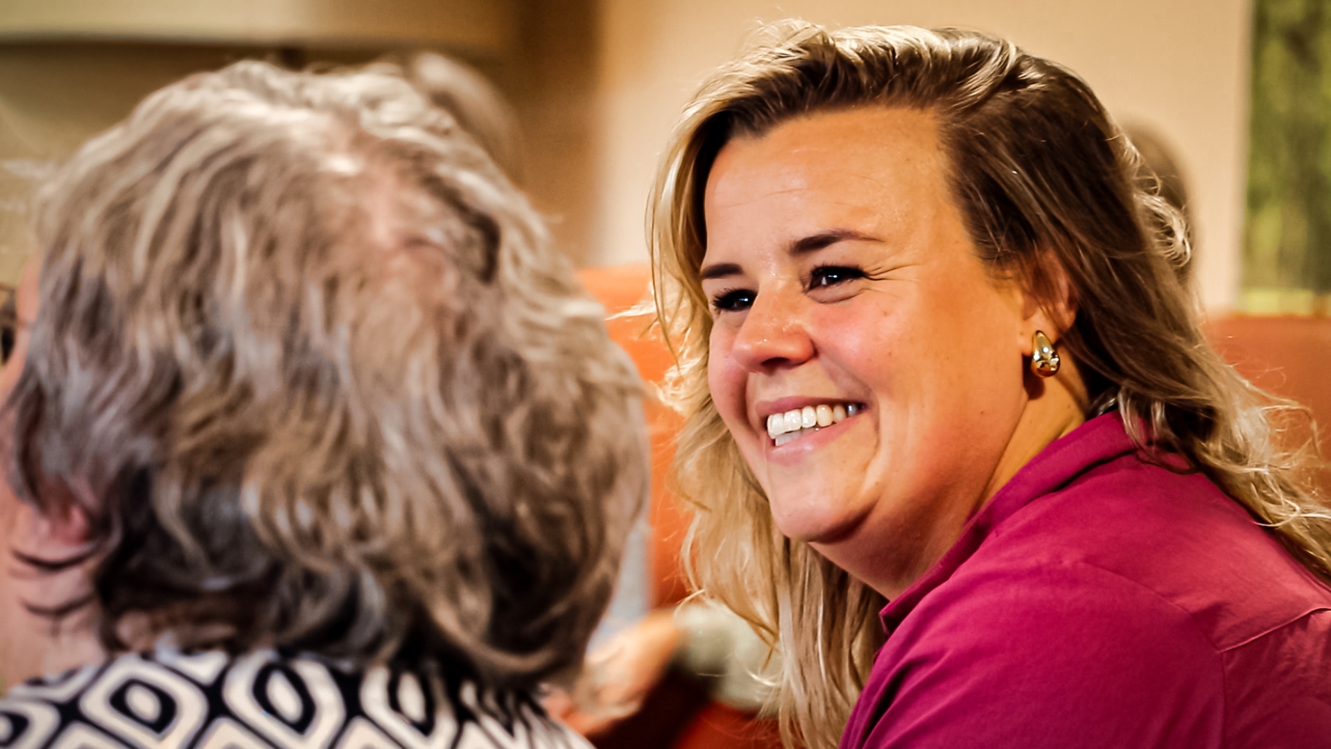 Zorgmedewerker Lisanne Huizinga bij concert Jeltsje Boschma