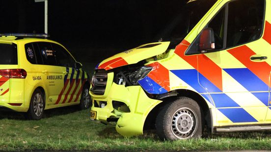 112 Nieuws: Ambulance betrokken bij ongeval in Raalte.
