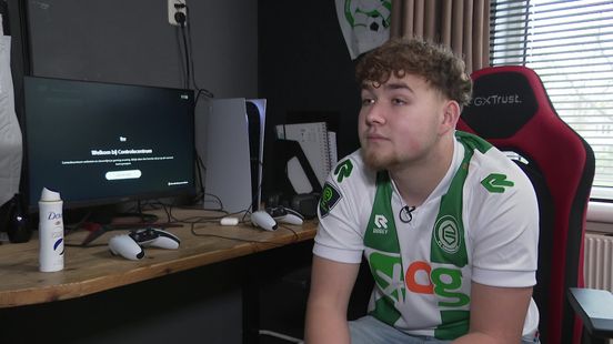 Mika (19) uit Roden speelt in de digitale Eredivisie voor FC Groningen: 'Neem het heel serieus'