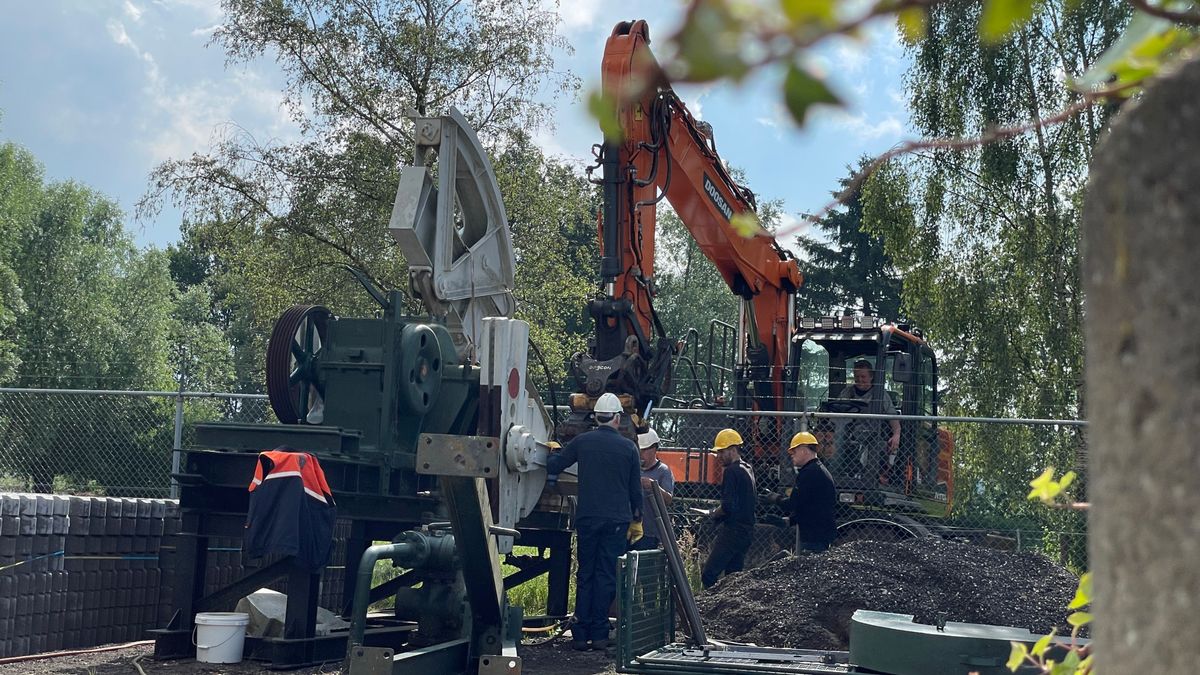 Jaknikker in Nieuw-Schoonebeek uit elkaar gehaald voor opknapbeurt
