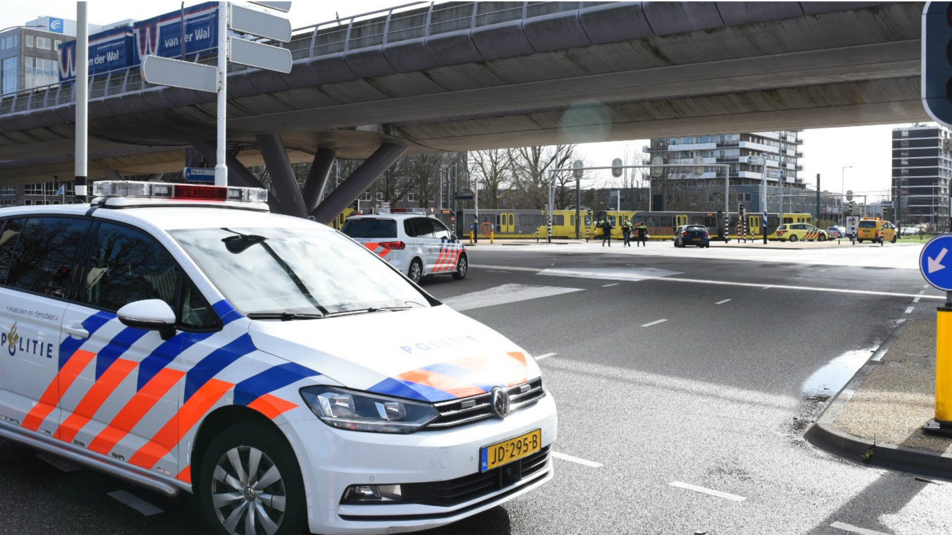 Veel politie bij het 24 Oktoberplein.
