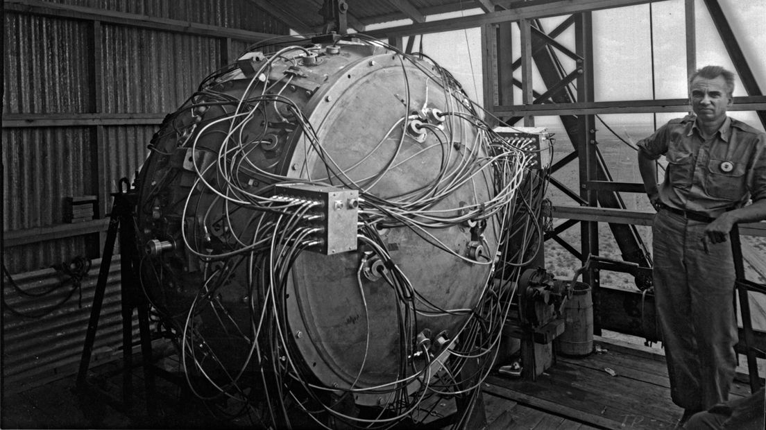 De atoomkern, zoals in het Manhattan Project gebruikt.