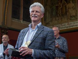 Lútsen Bakker wint opnij Grut Frysk Diktee, mar makke mear flaters: "Ik skamje my djip"