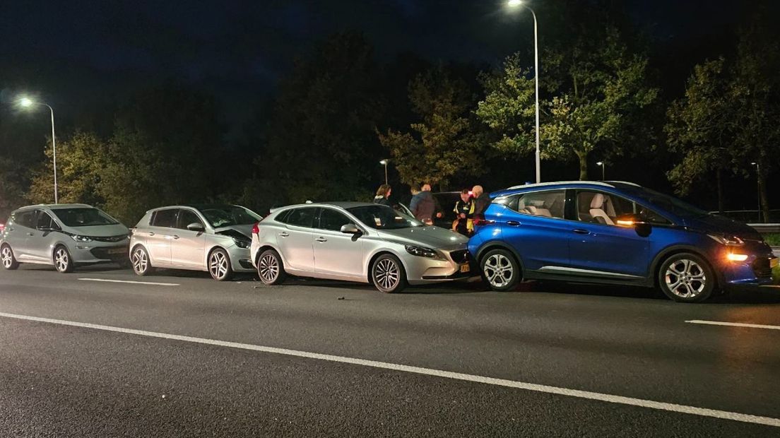 De gebotste auto's bij Bennekom.