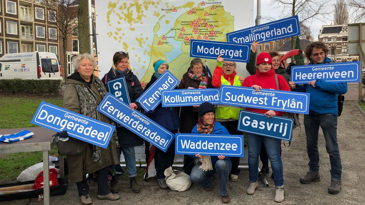 Protest tegen gasboring Nij Beets bij rechtbank Groningen