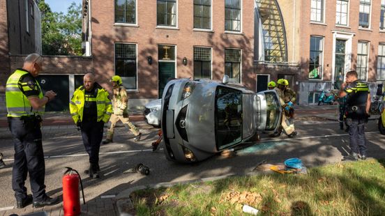 De Spaanse Kubus ontruimd door doorgebrande printplaat | Auto gekanteld bij botsing in Schiedam. De Spaanse Kubus ontruimd door doorgebrande printplaat | Auto gekanteld bij botsing in Schiedam.