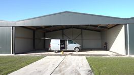 Bouw van hangars op vliegveld Hoogeveen brengt Spitfire met zich mee