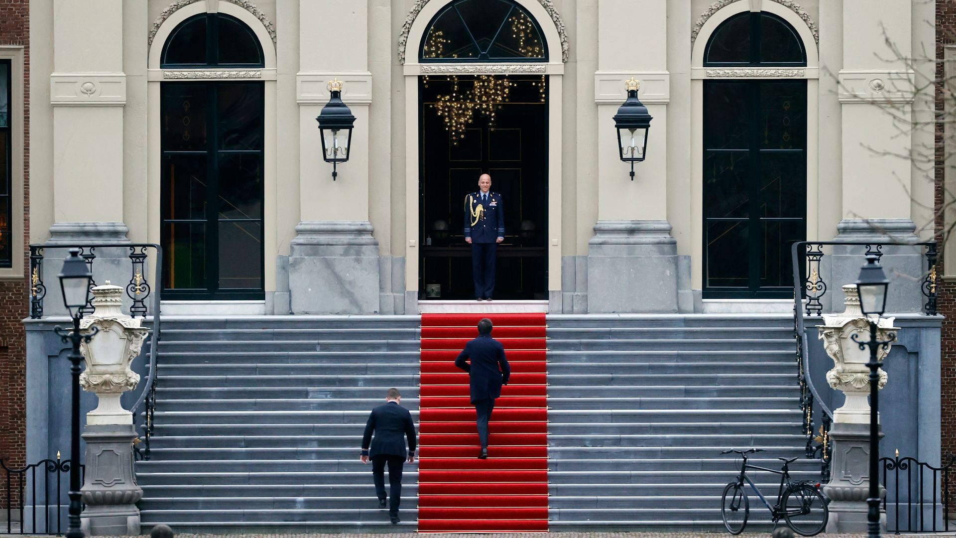 Val Van Het Kabinet 'maakt Voor De Corona-aanpak Helemaal Niets Uit ...