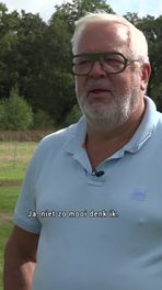 Dassen slopen voetbalvelden