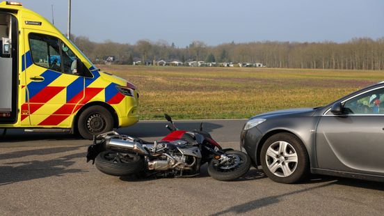 Meerdere motorongelukken • fietser gewond in Malden. Meerdere motorongelukken • fietser gewond in Malden.