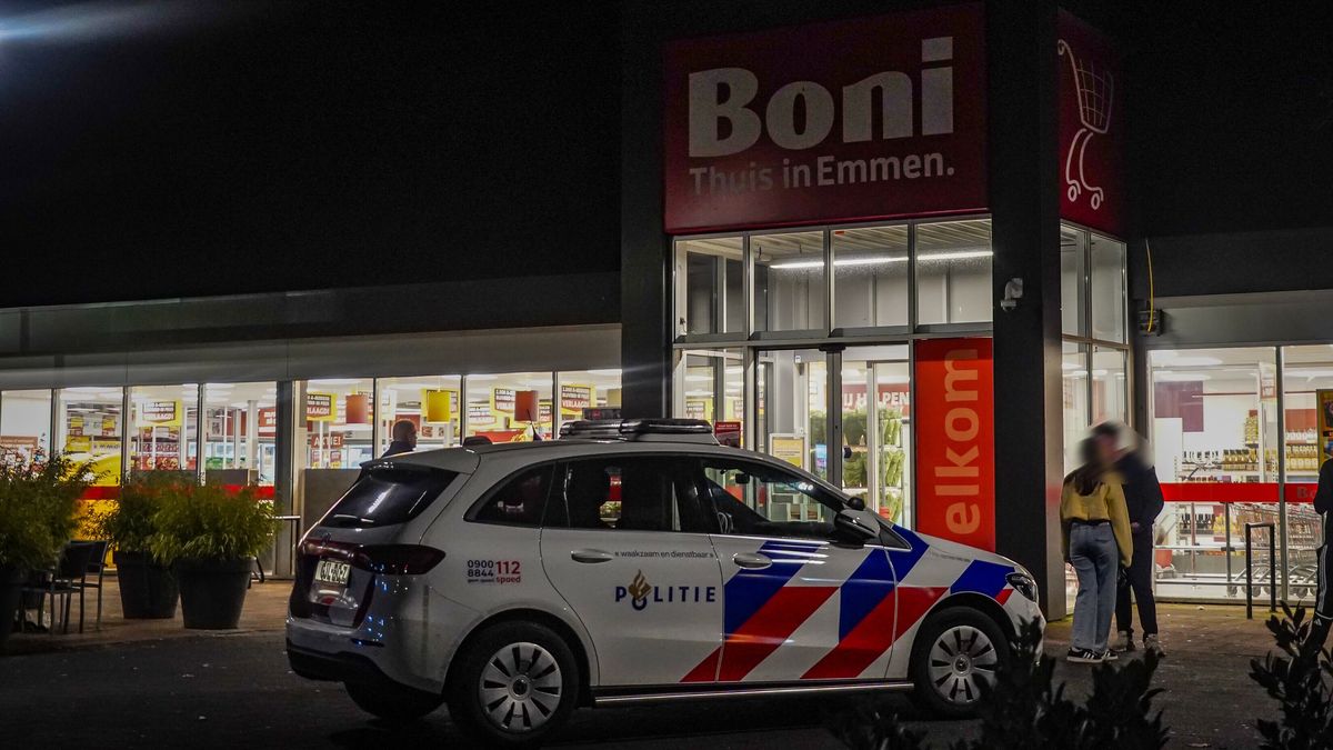 Supermarkt Emmen overvallen, politie zoekt dader