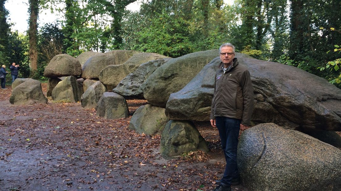 Teddy Bezuijen wil geen touwen rondom de hunebedden (Rechten: Margriet Benak/RTV Drenthe)