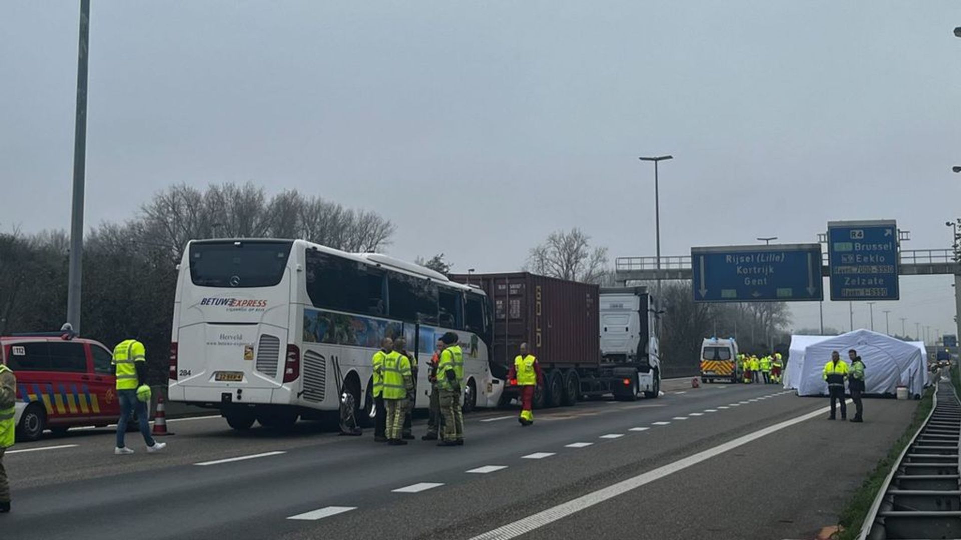 Zeker Twintig Gewonden Na Ongeluk Met Bus Vol Met Ouderen - Omroep ...