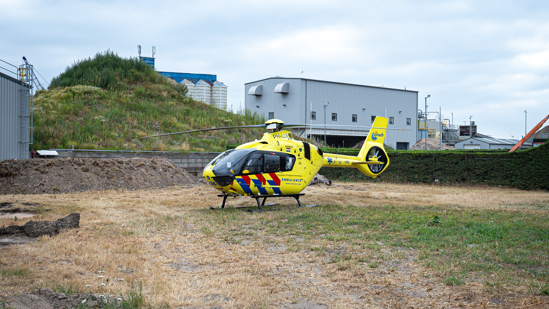 Er is een traumahelikopter ter plaatse