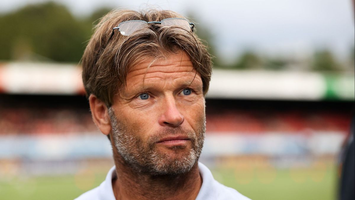 Icoon van De Graafschap Jan Vreman tekent in Kaapstad