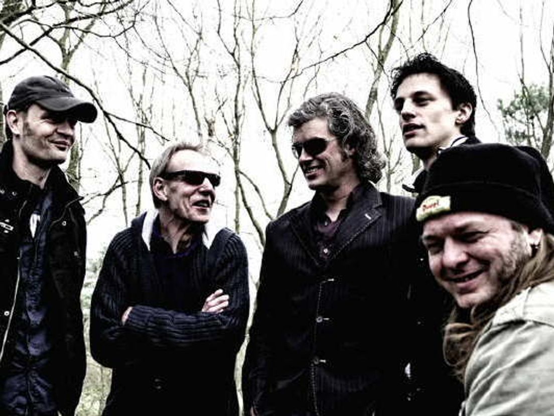 Johnny Handsome and The Flexible Joints in Live uit Lloyd