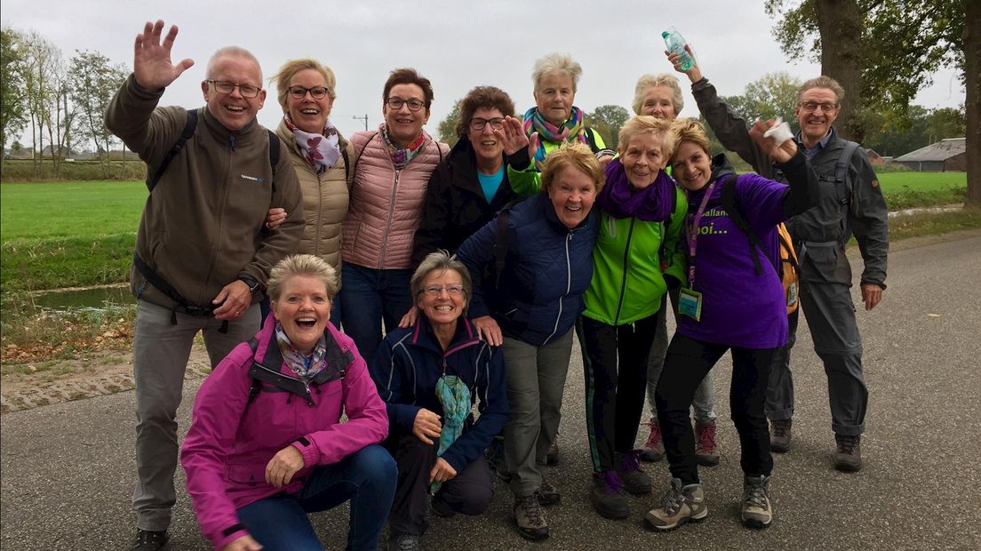 Enthousiaste wandelaars in Lierderholthuis