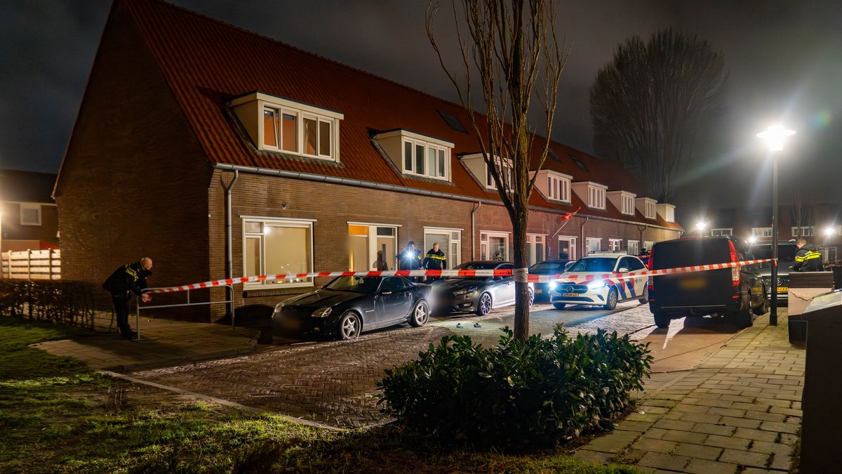 Vermoedelijke steekpartij in Rivierenwijk in Deventer, slachtoffer naar ziekenhuis