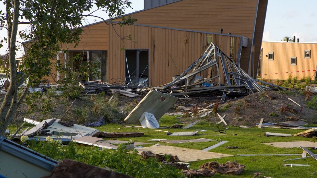 Gigantic Gas Explosion Wipes Out Neighbor’s Chalet at EuroParcs