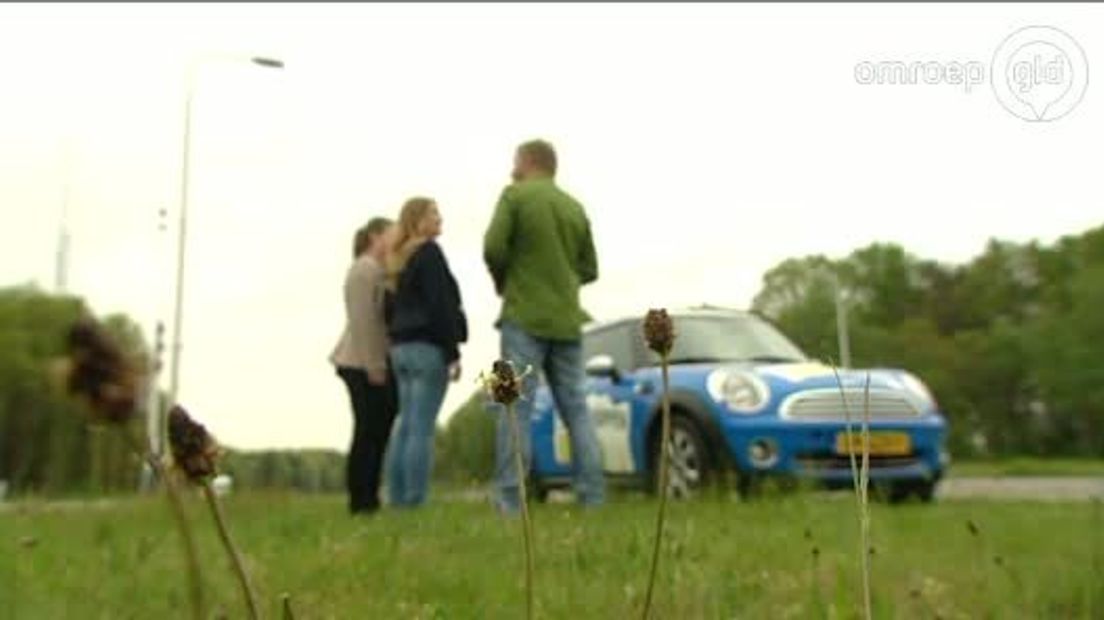 Ze rijden elke dag over de Europaweg in Apeldoorn en zien het bij de afrit van de A1 regelmatig goed fout gaan.