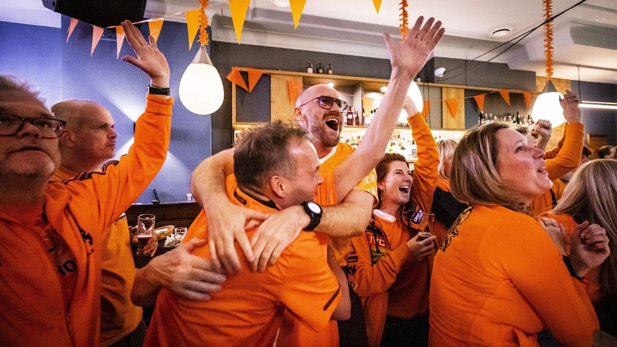 's Nachts het WK kijken: Elburg wil horeca ruimte geven