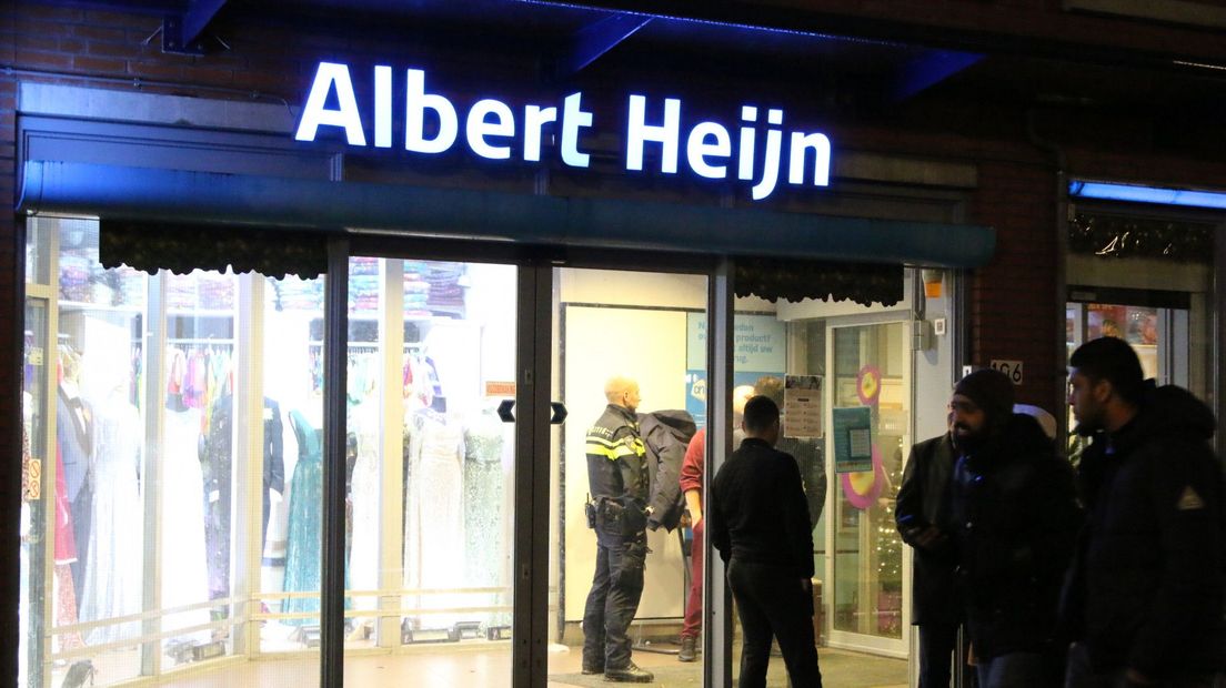 De Albert Heijn op de Steijnlaan in Den Haag is overvallen.