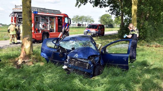 Vrouw zwaargewond bij eenzijdig auto-ongeval