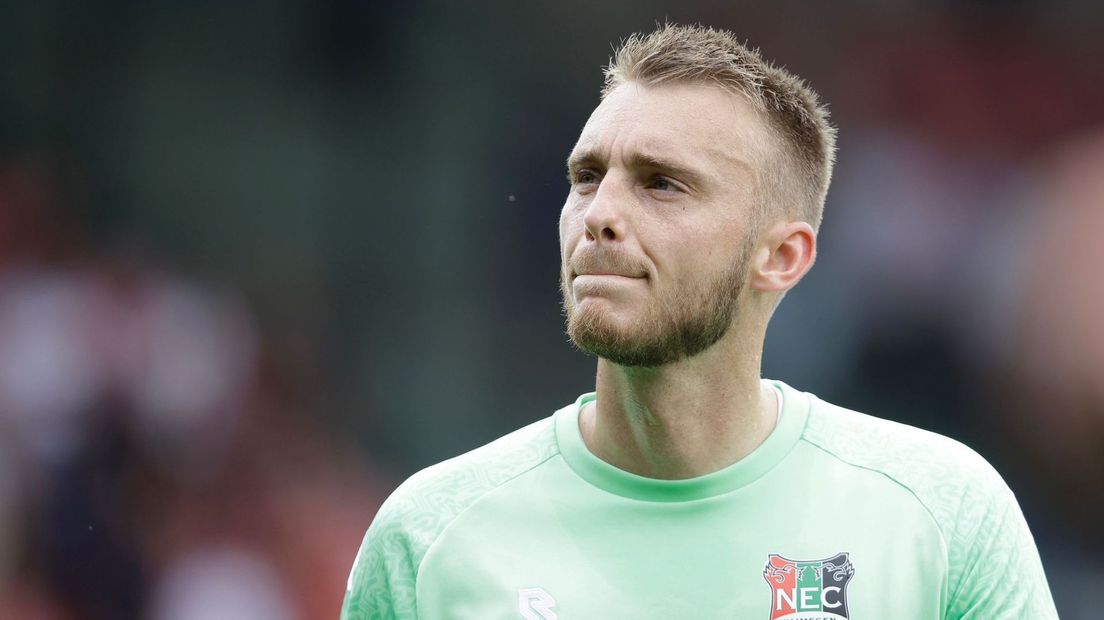 Jasper Cillessen verwerkt de nederlaag tegen Excelsior.