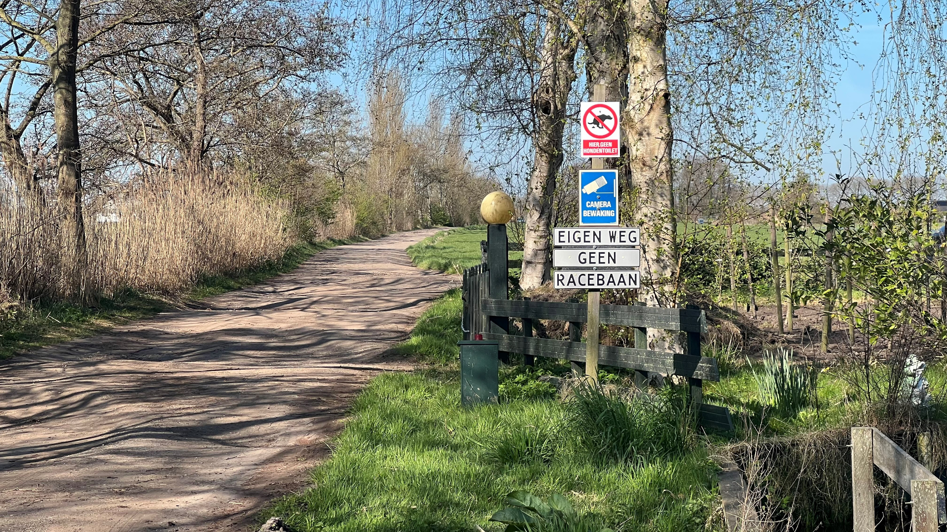 Alwin en Albert hebben 'recht van overpad', maar hun toegangsweg is onbegaanbaar
