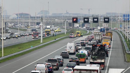 Ongelukken op Utrechtse snelwegen, vertraging A28 een uur.