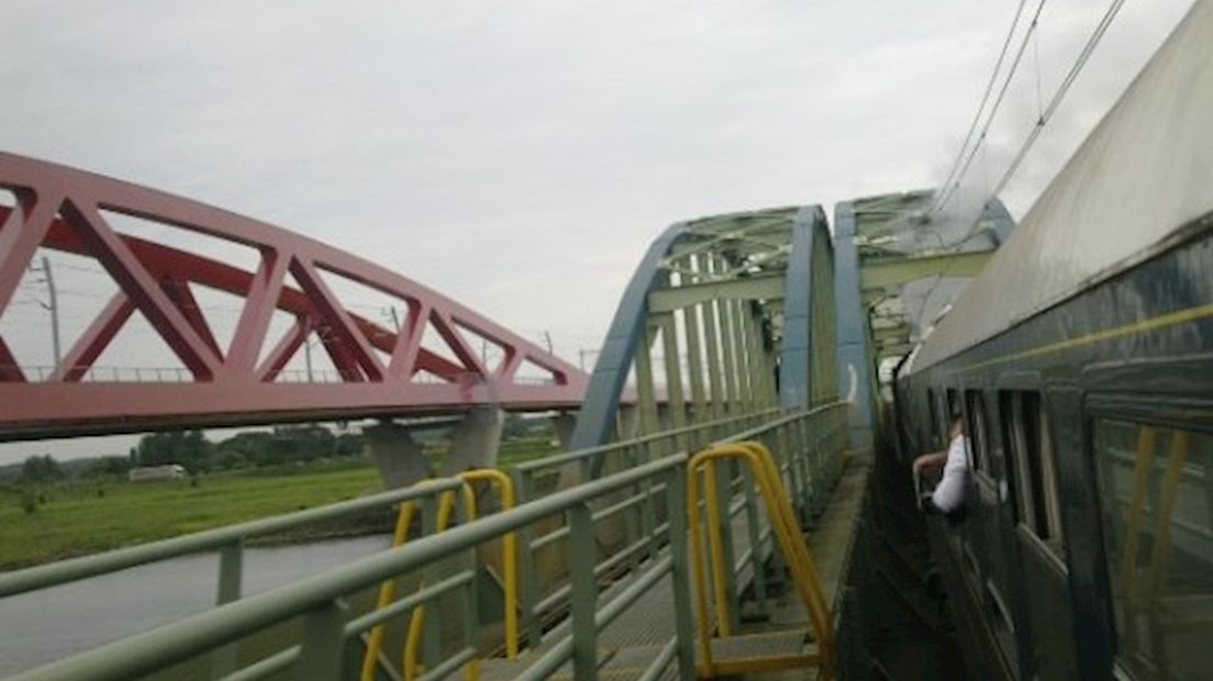 Laatste rit over oude spoorbrug