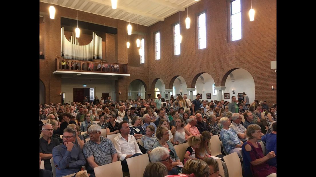 Eerste kerkdienst in De Koningskerk