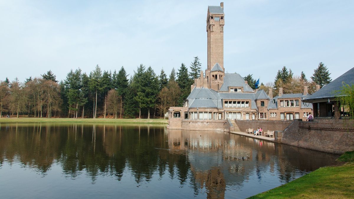 Jachthuis Sint Hubertus op lijst bijzondere architectuur - Omroep