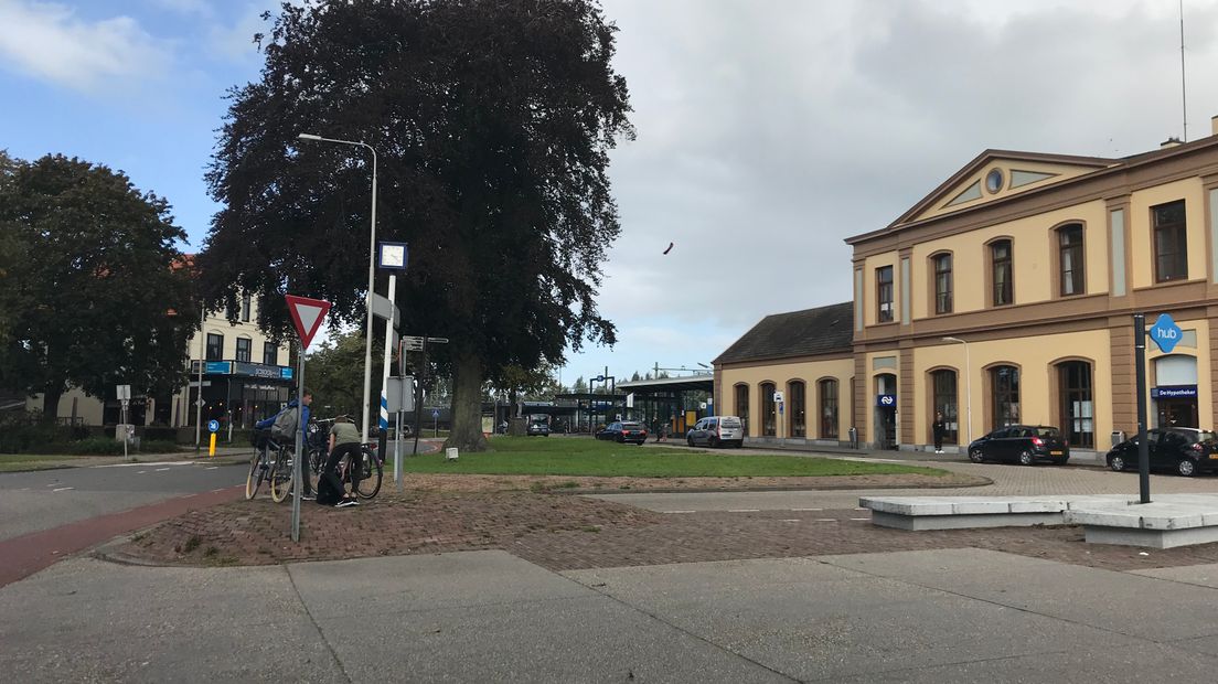 Volgens reizigers en omwonenden is het stationsgebied niet veilig (Rechten: Josien Feitsma / RTV Drenthe)