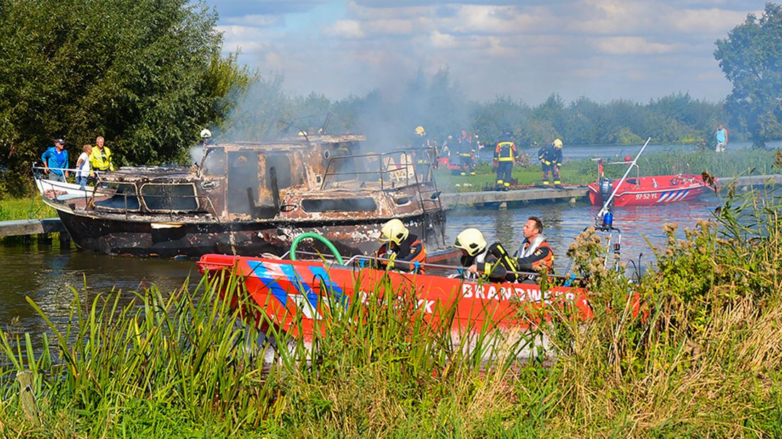 Ontplofte boot De Hemmen