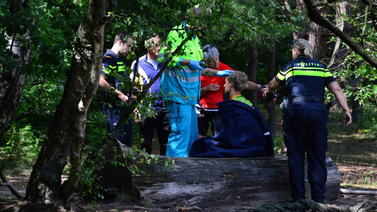 Mountainbiker valt in diepe kuil bij Hollandsche Rading