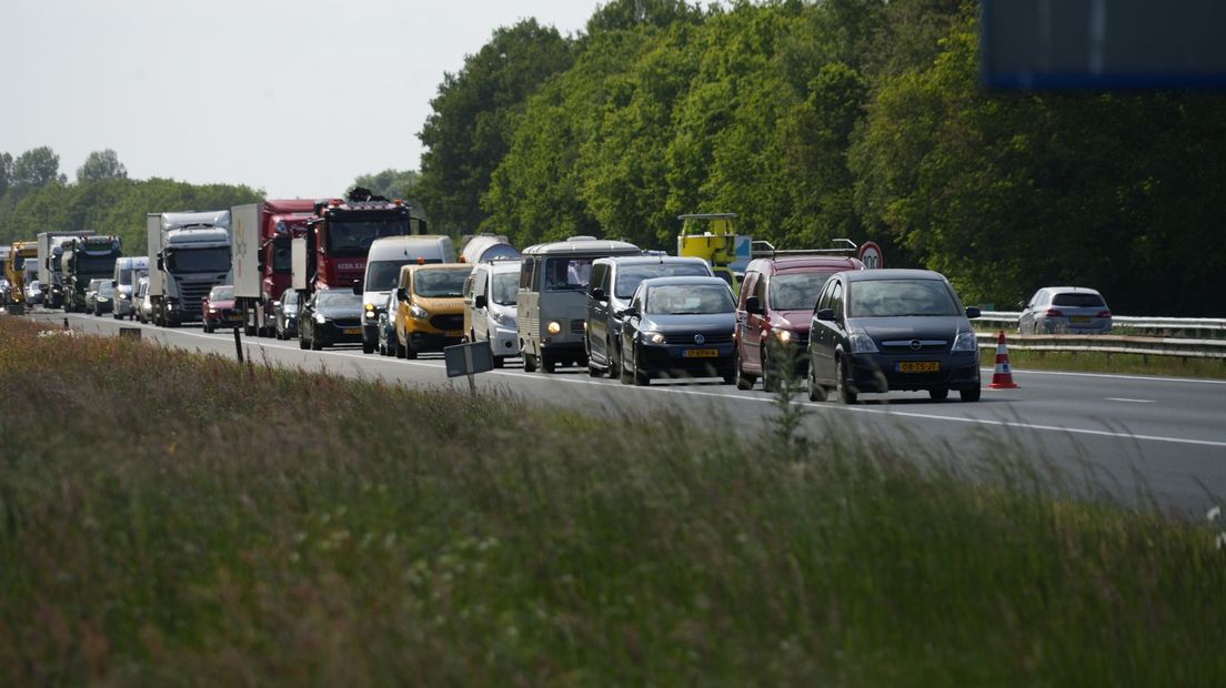 File op A28 tussen Staphorst en De Wijk na ongeval