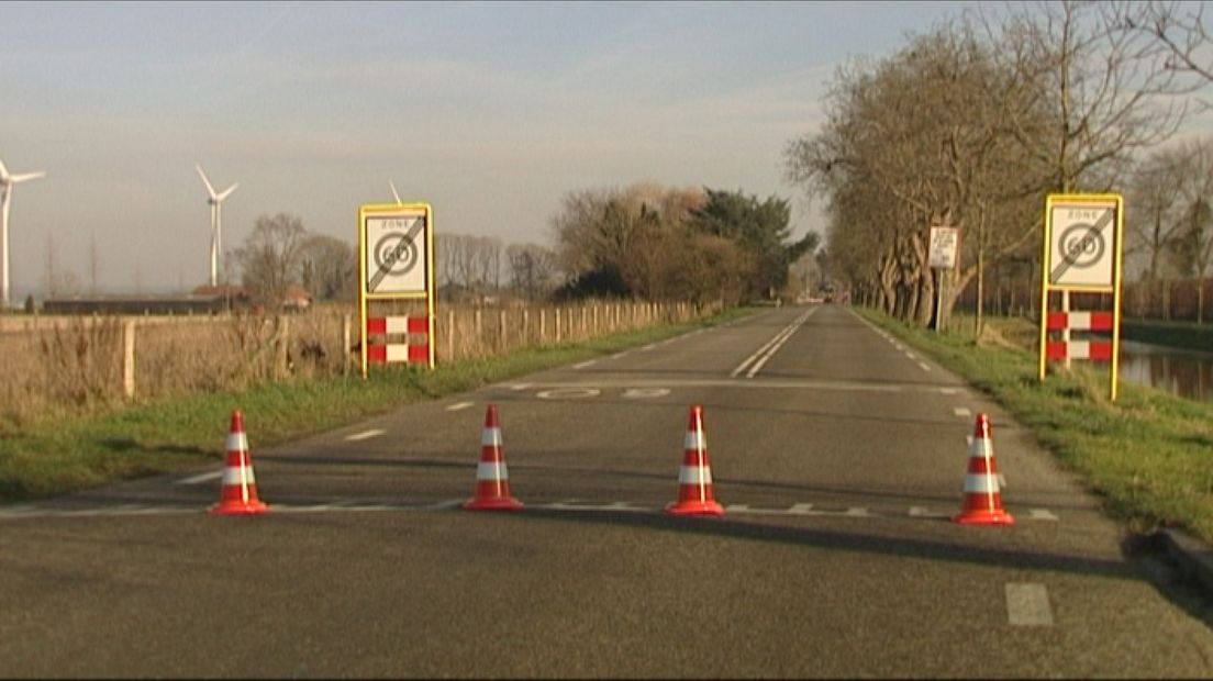 Brandende auto in Echteld: 70-jarige bestuurder uit Maurik overlijdt