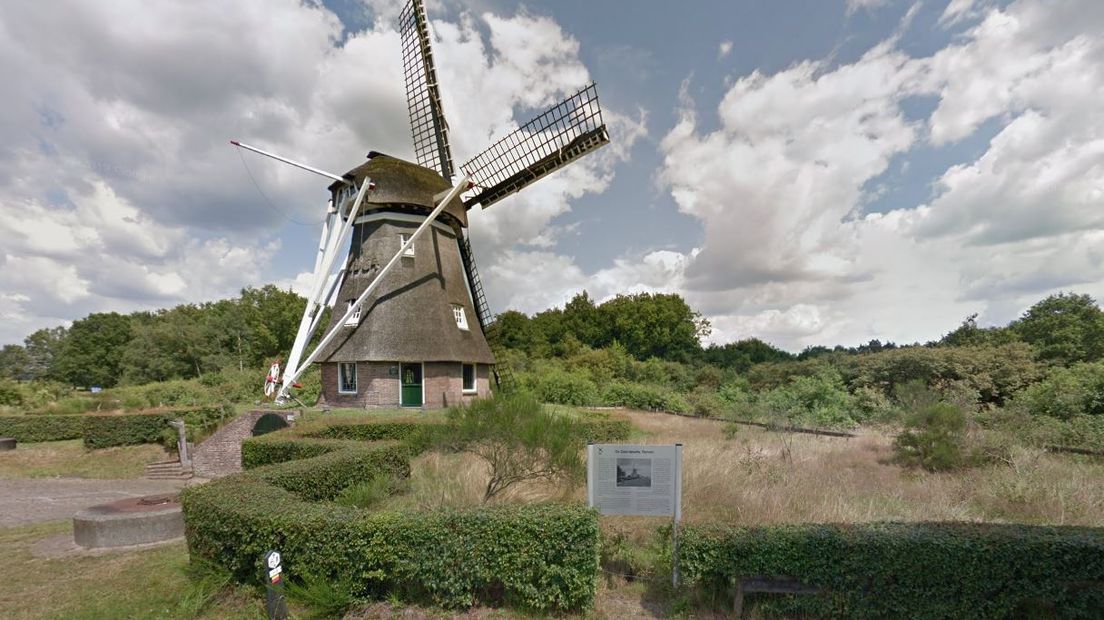 Korenmolen De Zaandplatte in Ruinen (foto RTV Drenthe/Google Maps)
