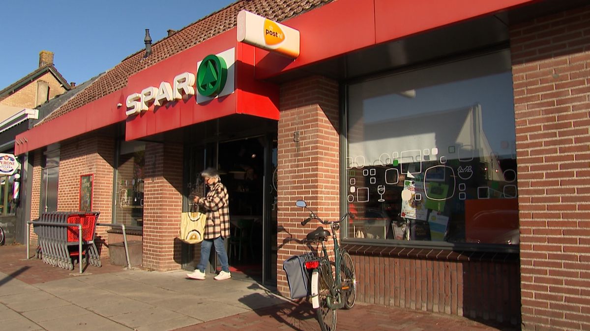 Na 18 jaar stoppen Carlo en Yvon met supermarkt in Rilland, overname voorkomt sluiting